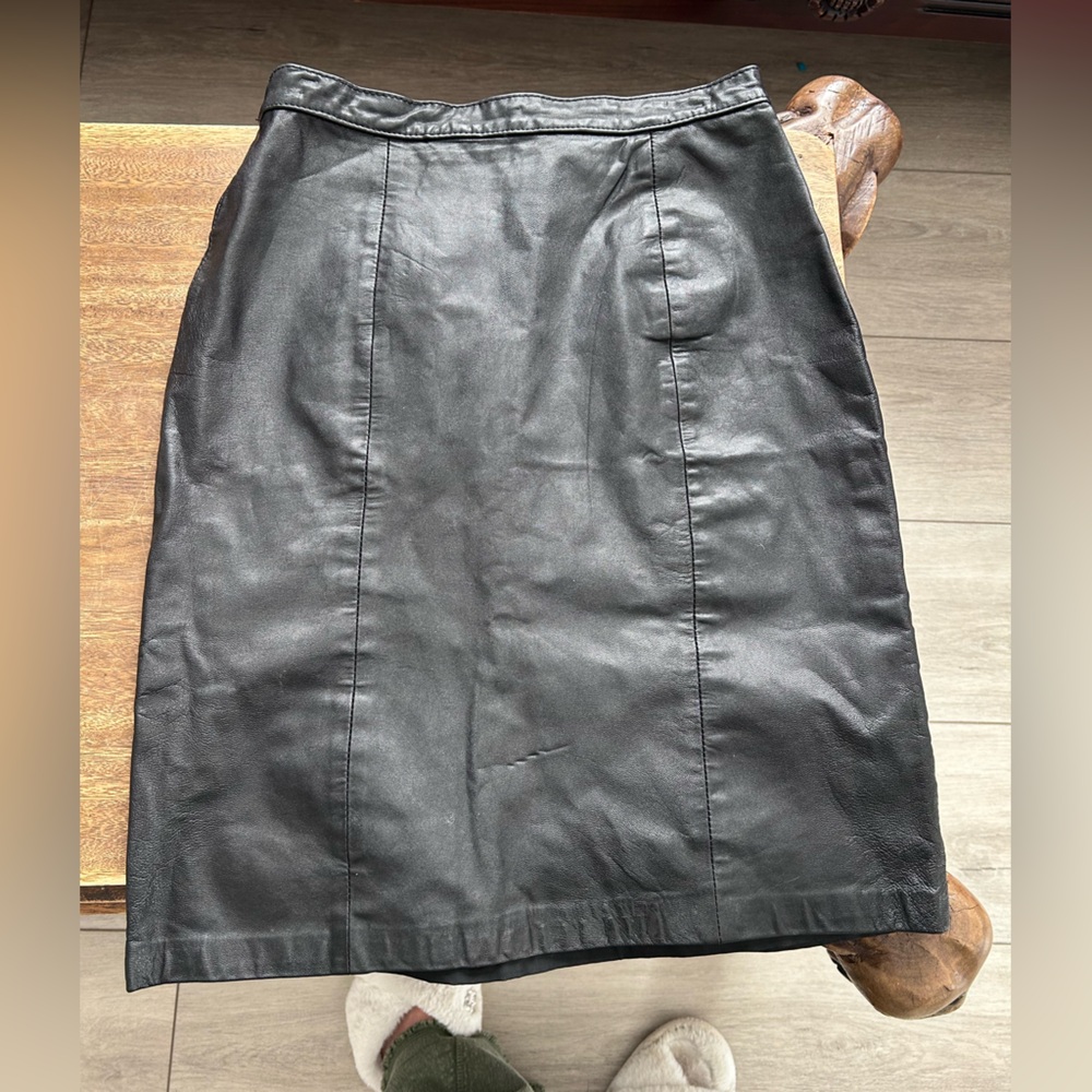 Vintage Pelle Cuir Black Leather Pencil Skirt Minimalist Chic Capsule Wardrobe